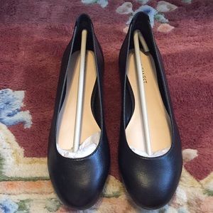 Nine West McGrath black leather flats size 6.5
